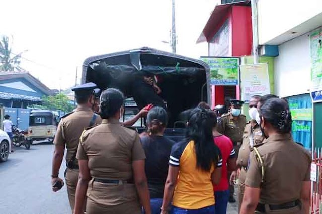 விபச்சார விடுதி ஒன்றில் 5 வெளிநாட்டு பெண்கள் கைது செய்யப்பட்டுள்ளதாக தெரிவிக்கப்படுகிறது .