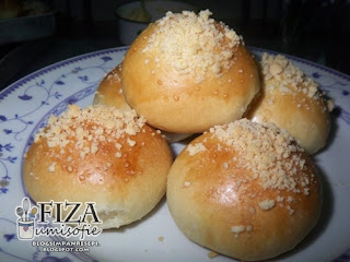 Tempat Fiza Simpan Resepi: Buttermilk Bun ~ Roti Mentega Susu~