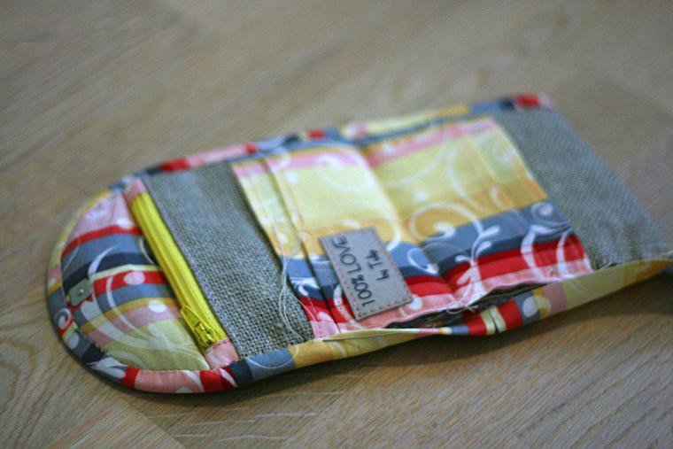 Coin Purse Pouch. Free pattern, quick and easy to sew. Photo Tutorial