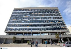 Αρνείται τις κατηγορίες που του προσάπτονται από φοιτήτριες ο καθηγητής του Αριστοτέλειου Πανεπιστημίου Θεσσαλονίκης. Μετά το σάλο που προκλ...