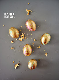 {Craft} 8 creative ideas for Easter | Gold leaf egg idea