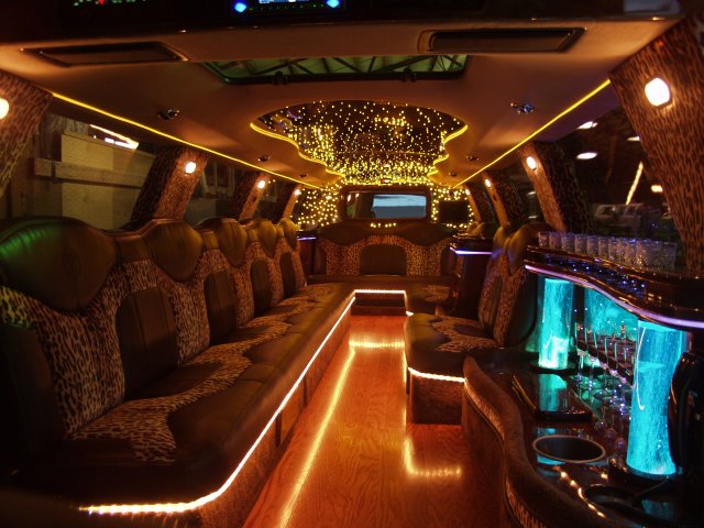 Hummer limousine wallpaper