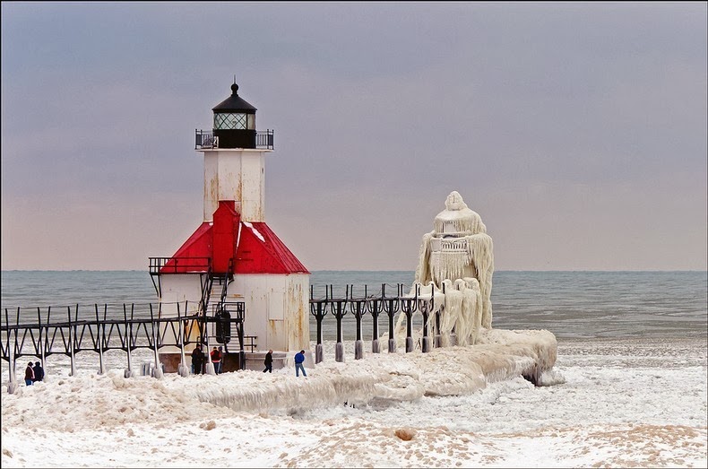 Lake Michigan’s Famous Frozen Lighthouses