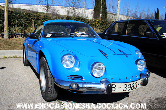 Alpine A110 concentracion renault classicauto 2013