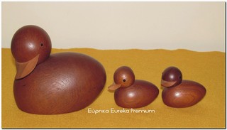 http://eurekapremium.blogspot.gr/2014/03/3-solid-teak-duck-figure-with-swivel.html