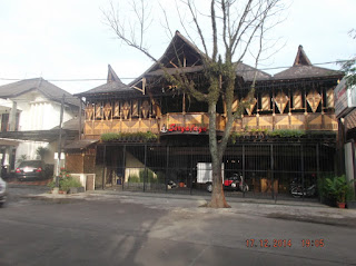 rumah bale bambu murah