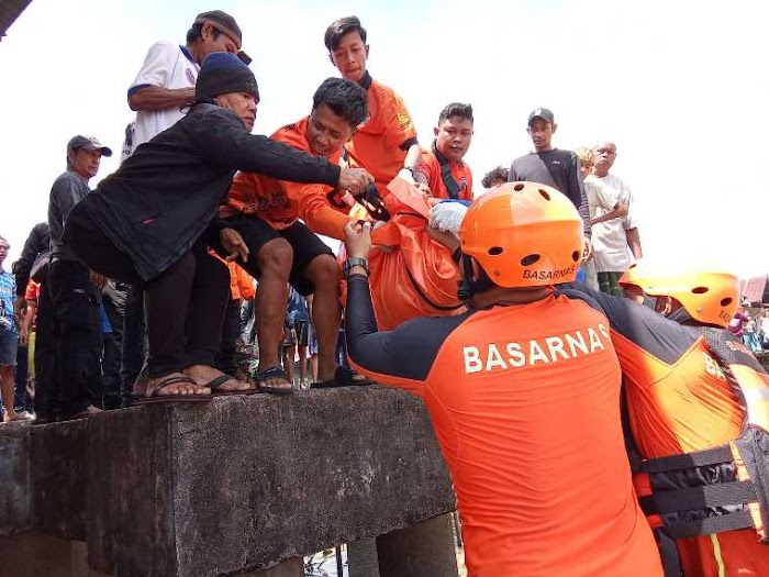 Bocah 7 Tahun Tenggelam di Sungai Kapuas, Tim SAR Temukan Jasad Tak Jauh dari Lokasi Bermain