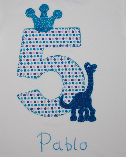 camiseta cumpleaños 5 años dinosaurio