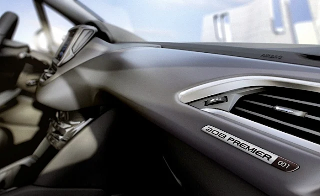 Novo Peugeot 208 2013 - interior