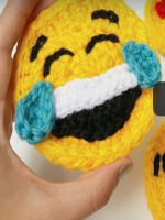 APLIQUE EMOTICONO DE CROCHET