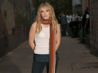 Hilary Duff non-watermarked wallpapers at fullwalls.blogspot.com