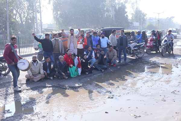 protest-against-mcf-on-pyali-hardware-chowk-road-news