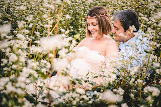 Servizio Fotografico Premaman Coppia campo di fiori