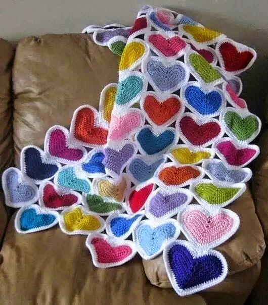 Manta al crochet motivo corazones