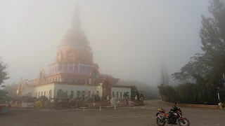 Chedi in the clouds at Tha Ton