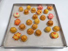 Pineapple Tarts. A Southeast Asian Chinese New Year Tradition 黄梨塔
