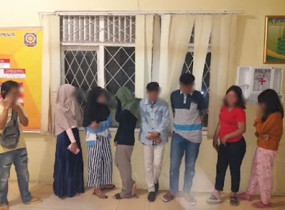 https://tekinolpen.blogspot.com/2019/05/petugas-gabungan-razia-tempat-kost-karaoke-dan-tempat-kumpul-pemuda-di-kabupaten-pringsewu.html