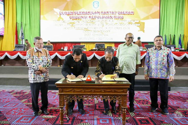 Gubernur dan Pimpinan DPRD Kepri Tandatangani Nota Kesepakatan KUA dan PPAS Ranperda APBD TA 2023