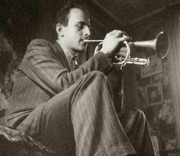 Boris Vian alla trompinette abito a righe