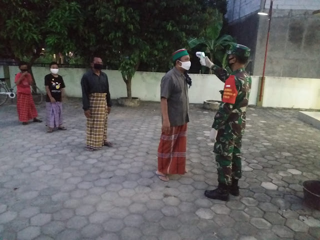 Penegakan Disiplin Protokol Kesehatan Di Tempat Ibadah Oleh Babinsa Pedan