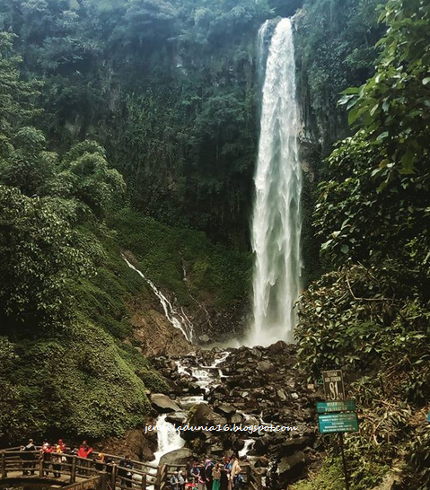 [http://FindWisata.blogspot.com] Lagi Di Manja Oleh Pesona Keindahan Air Terjun Grojogan Sewu