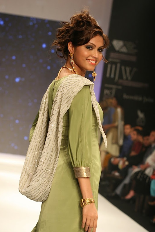 Bidita Bag Walked The Ramp Ror Manubhai Gems Gallery hot images