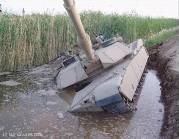 Tank Baja Kalah Sama Kubangan Kebo