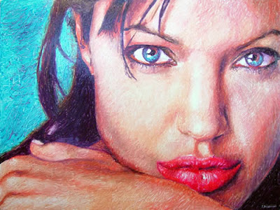 Pintura de Angelina Jolie feita com batom