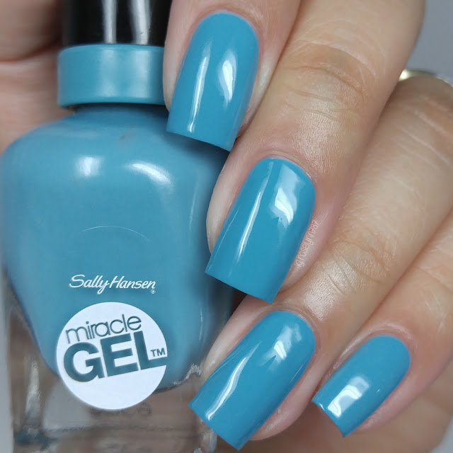 Sally Hansen - Aqua Chakra