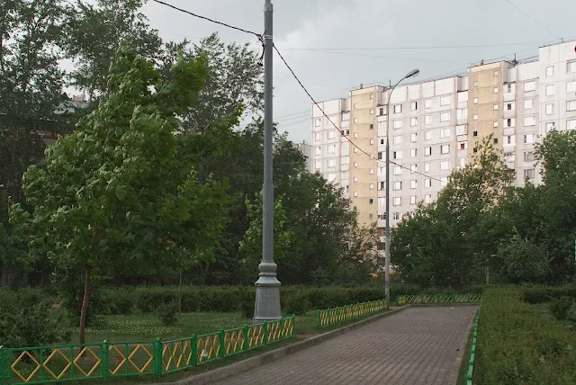 Армавирская улица, территория школы № 2121