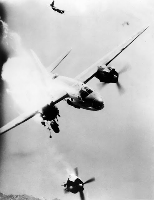 B-26 loses engine Perfectly Timed Photo worldwartwo.filminspector.com