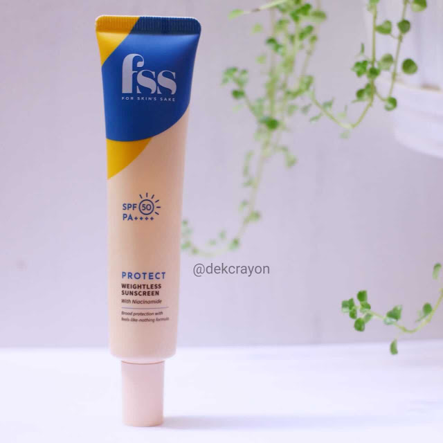 sunscreen dengan kandungan niacinamide dan centella asiatica dengantekstur ringan dan membantu mencerahkan kulit. chemical sunscreen dengan SPF 50 PA +++