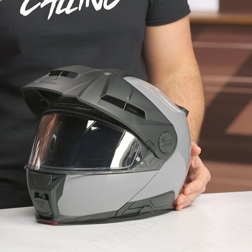 Schuberth E2: Premium modular design with advanced safety features for the ultimate riding experience