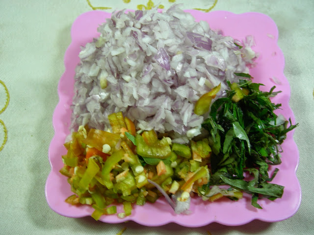 Onion, green chili and curry leaves