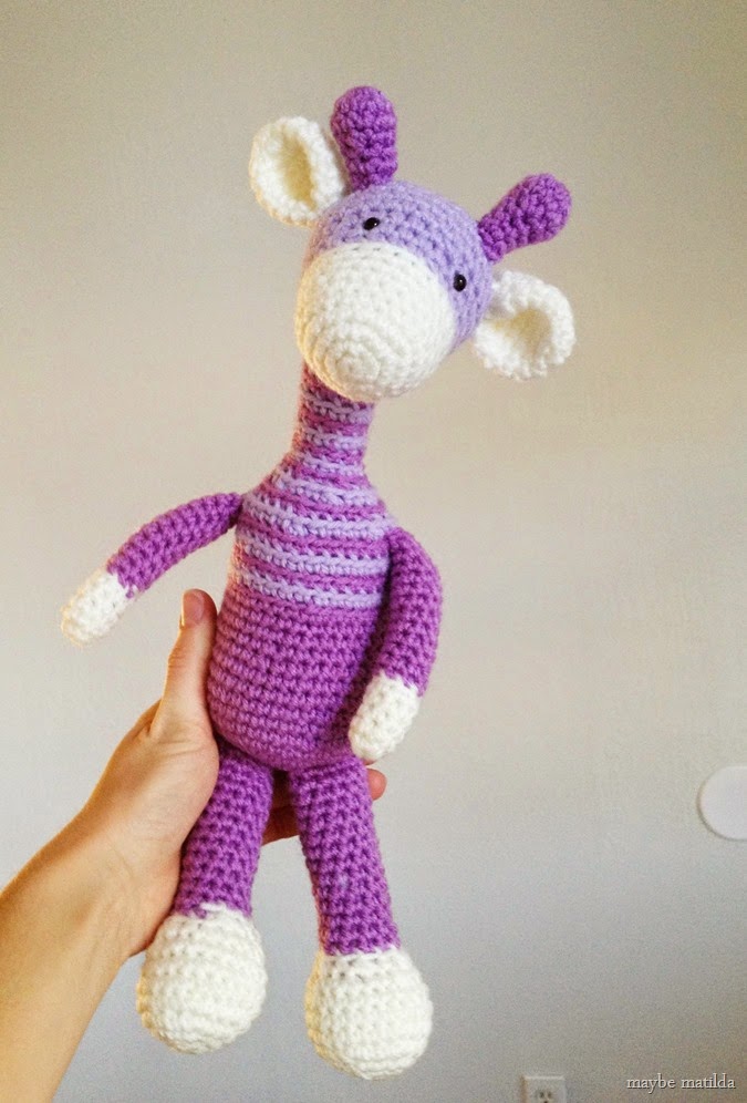 crochet giraffe // www.maybematilda.com
