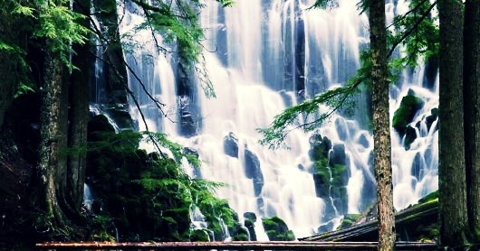 Diari Cikgu Chom: 8 AIR TERJUN TERCANTIK DI DUNIA.