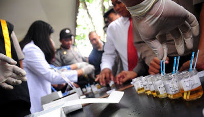 Hasil tes urine, Ketua DPRD Sarolangun & 7 temannya positif narkoba