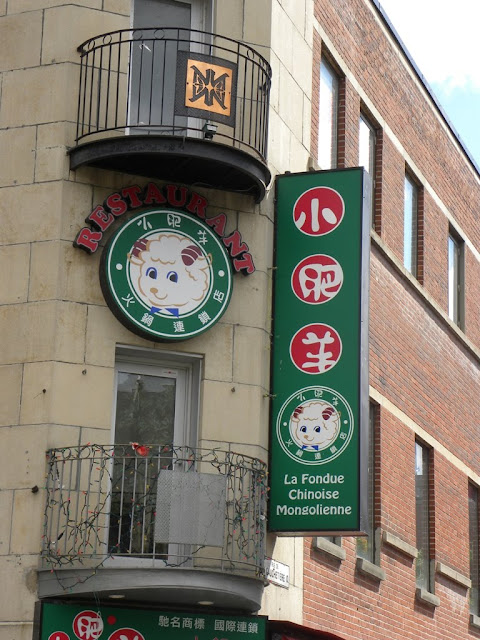 Lively Chinatown Montréal