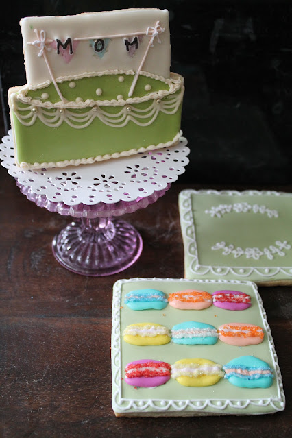 Mothers day cookies, mom cookies, mothers day cookie decorating ideas, french macarons,galletas decoradas de macarrones,macarons recipe,how to decorate a macaron cookie,how to make a macaron decorated cookie,colorful macarons. macaron box cookies, cookie decorating blog