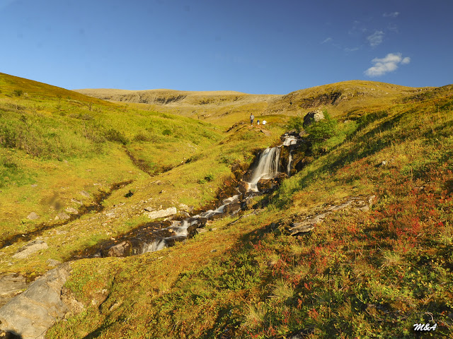 Saltos de agua en Tromdalstinden - Tromso por El Guisante Verde Project