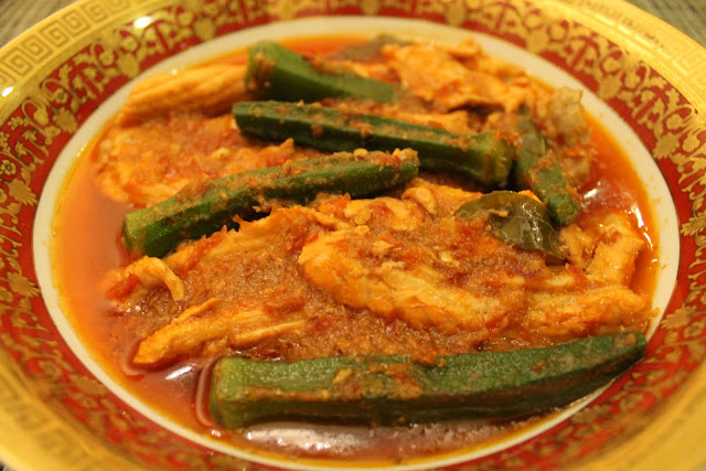 Ikan Salmon Masak Asam Pedas - Azie Kitchen