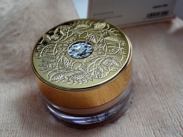 Deluxe Mineral Veil Finishing Powder Collector’s Edition 