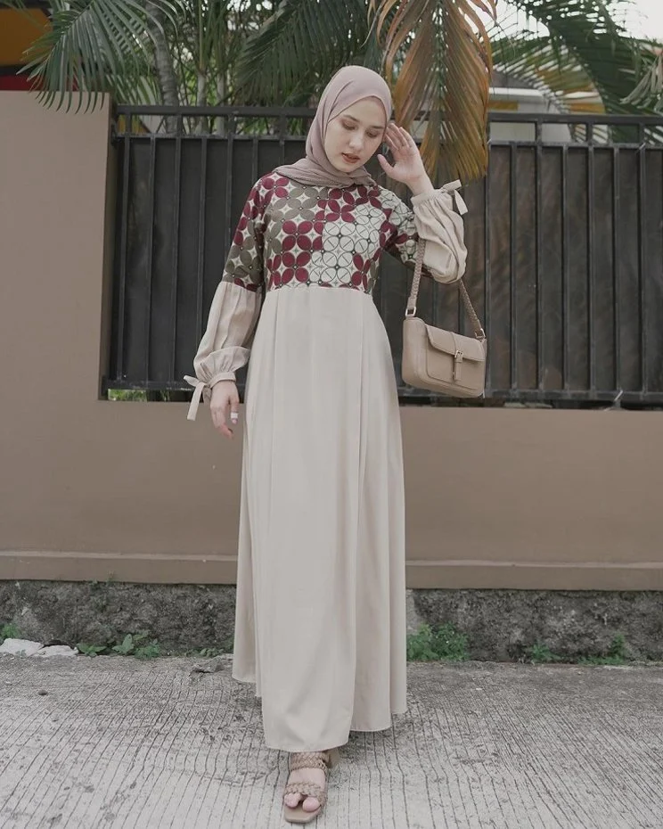 35 Model Baju Gamis Terbaru Yang Modern Kekinian Updated - Model baju gamis kombinasi