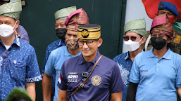 Sandiaga Uno Kunjungi Desa Wisata di Pontianak