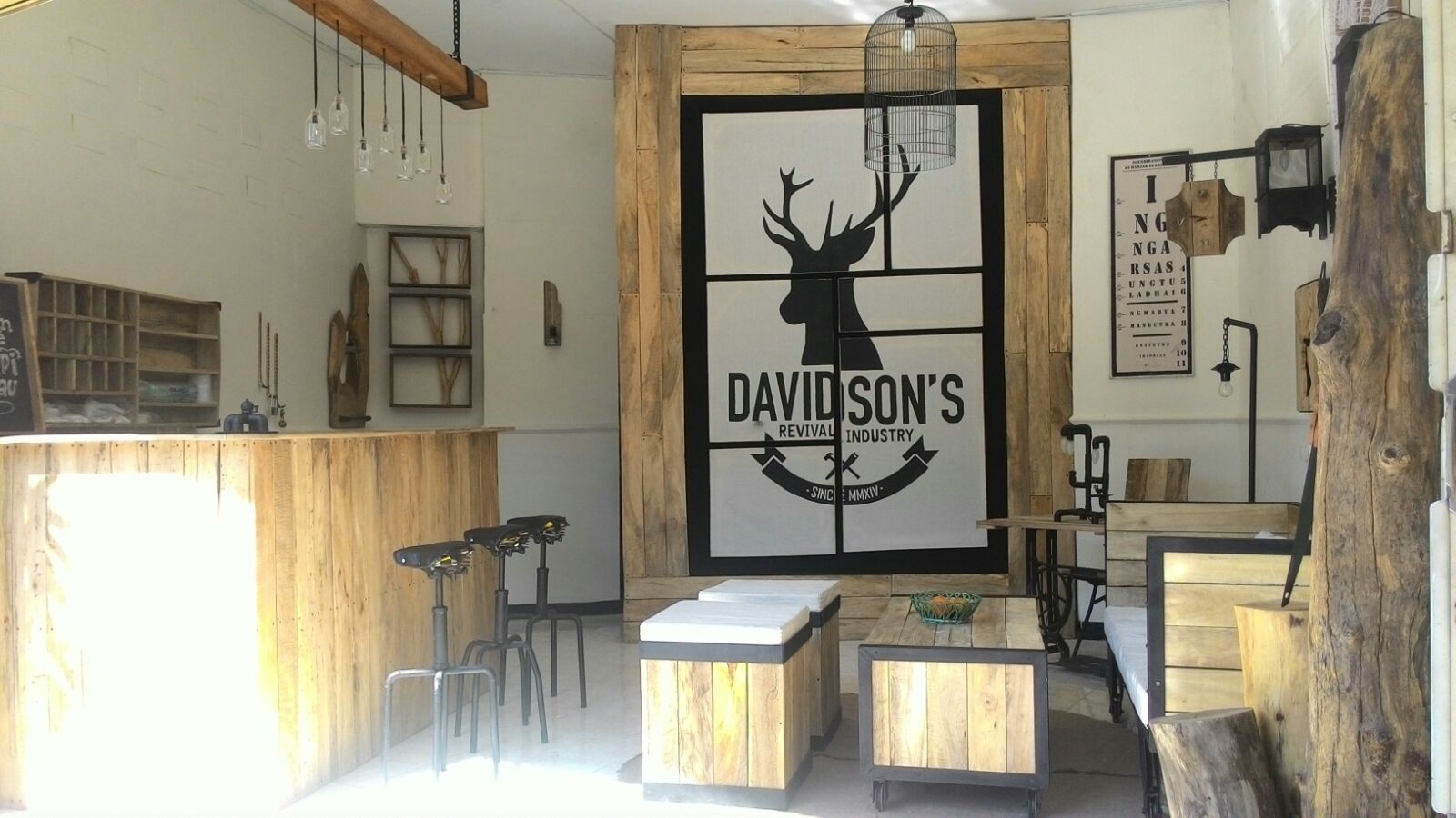  Desain  interior Mini Coffee  Shop  yang simple dan unik 