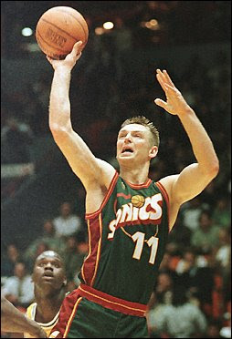 Detlef Schrempf Hot Photo