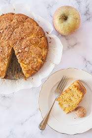 Torta di mele e amaretti