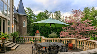 Beautiful Garden in American Luxury House