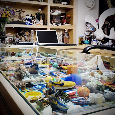 Inside Nike CEO Mark Parker's Office Seen On www.coolpicturegallery.us