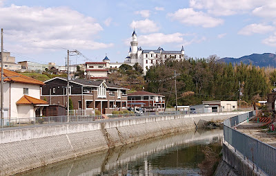 大阪芸術大学　キャラクター造形学科校舎(河南町)